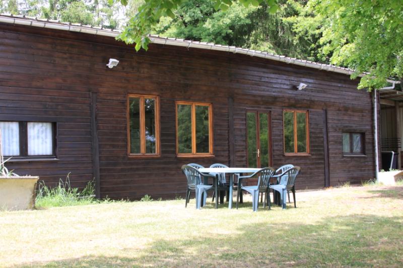 The accomodation a large oak framed barn - Fishing Holiday in France
